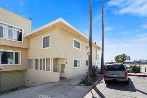 32 3rd Pl, Long Beach, CA 90802-5683