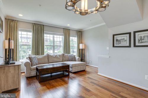 15399 Rosemont Manor Dr, Haymarket VA  20169-6271 exterior