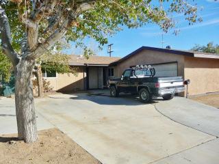 222 Sierra Vista St, Ridgecrest, CA 93555-3813