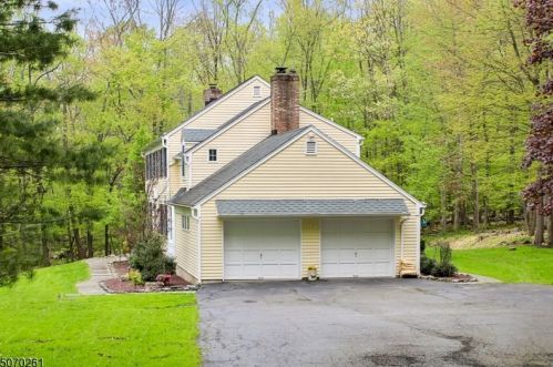 3 Country Ln, Califon NJ  07830-3437 exterior