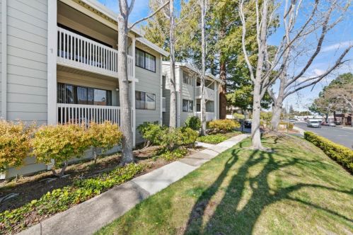 938 Clark Ave, Mountain View CA  94040-2252 exterior