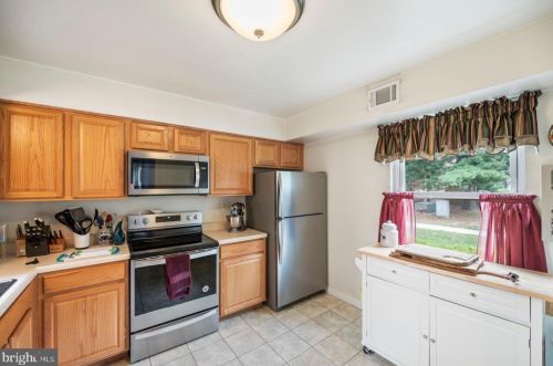 3080 Harbour Dr, Palmyra NJ 08065-2219 exterior