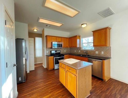 10520 Dunham Forest Rd, Austin, TX 78717-4446