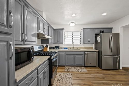 1341 Silverbirch Pl, West Covina CA  91790-5048 exterior