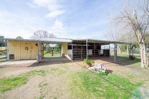 20235 Guffy Ln, Wildomar CA 92595-8798 exterior