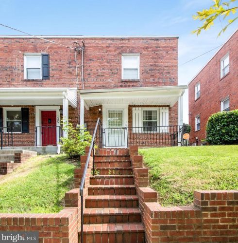132 Darrington St, Washington, DC 20032-2245