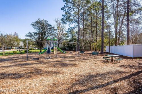 72 Shadow Moss Dr, Beaufort SC  29906-6005 exterior