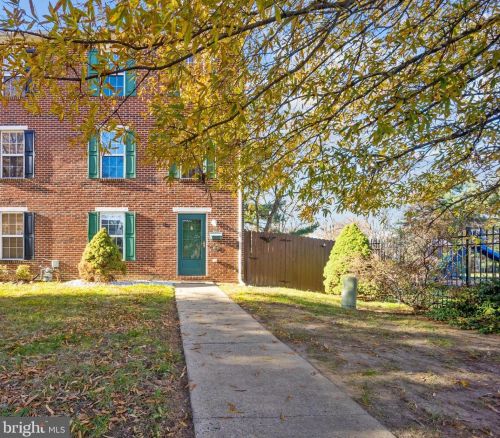 922 Gray St, New Castle, DE 19720-6036