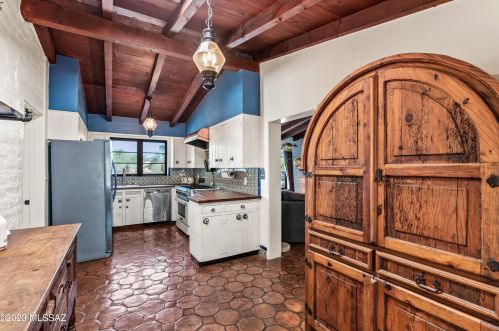 702 Chula Vis Rd, Tucson AZ 85718-1116 exterior