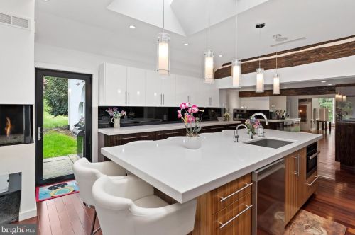 1485 Fairmont Dr, Harrisburg PA  17111 exterior