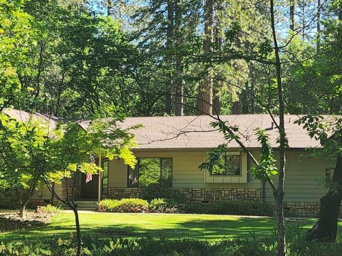 14950 Lakewood Ln, Grass Valley, CA 95945-8690