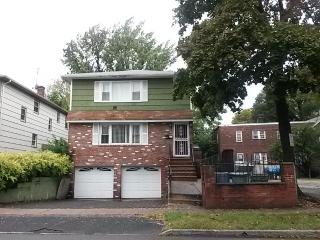 9 Lawton St, East Orange NJ  07017-5505 exterior