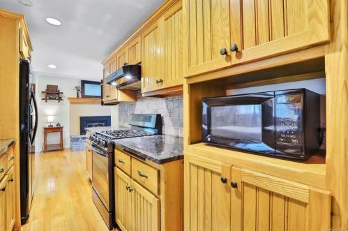 14 Dolfinger Pl, Fishkill NY  12524-2816 exterior