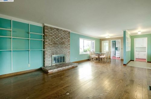 19522 Alana Rd, Hayward, CA 94546-3502