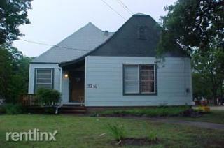 2316 Locust St, Denton TX  76209-0810 exterior