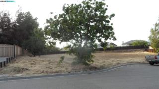 105 Lariat Ct, Oakley, CA 94561-3937