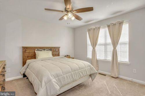 13503 Eagles Rest Dr, Leesburg VA 20176-5035 exterior