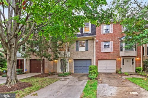 7603 Dominion Dr, Falls Church, VA 22043-2557