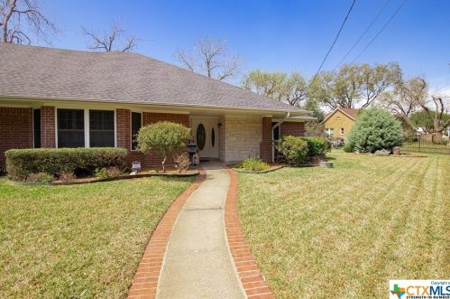 1501 Vine St, Victoria, TX 77901-5054