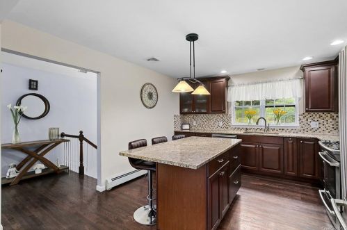 135 Myrtle Ave, Mahopac, NY