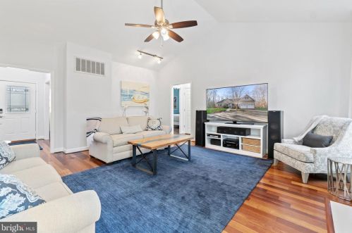 71 Hartwood Meadows Dr, Fredericksburg, VA 22406-4879