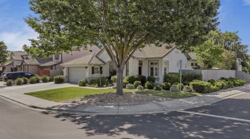812 Tannehill Dr, Manteca, CA 95337-8984