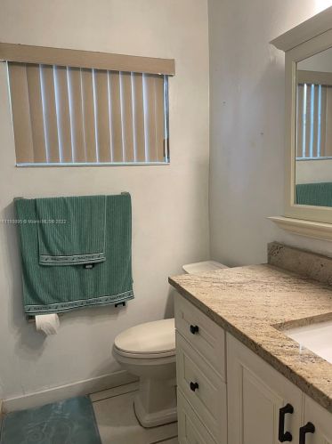 6265 111th Ter, Hialeah FL  33012-2354 exterior