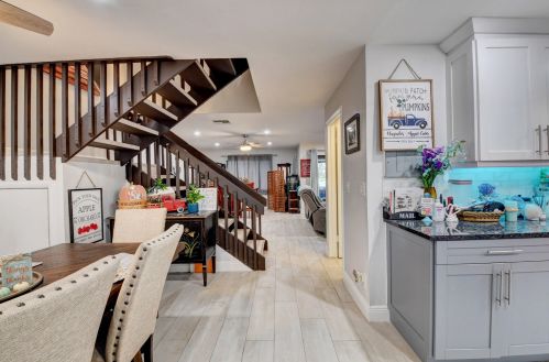 5274 Jog Ln, Delray Beach FL  33484-6621 exterior