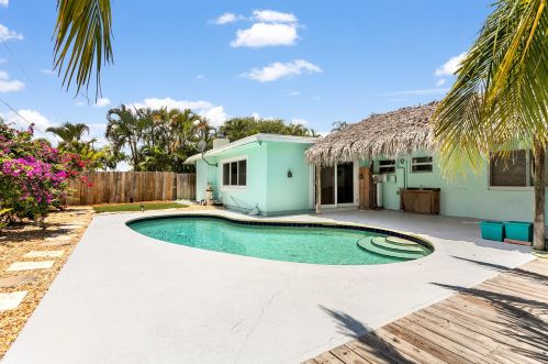 436 Ebbtide Dr, West Palm Beach, FL 33408-4817