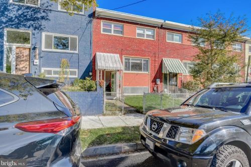 1370 W St, Washington, DC 20018-3503