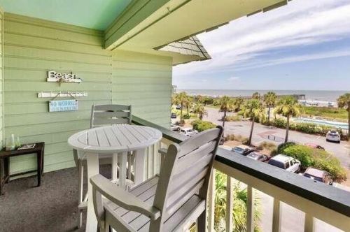 1300 Ocean Blvd, Isle Of Palms SC  29451-2246 exterior