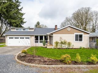 33863 Oak St, Scappoose, OR 97056-3317