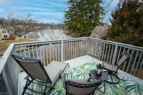 170 Rainbow Trl, Parsippany NJ  07834-3214 exterior