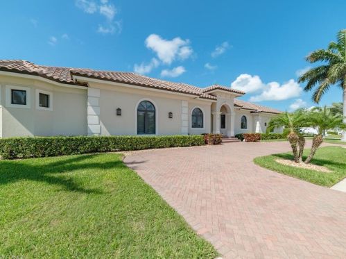 890 Barfield Dr, Marco Island, FL 34145-2333