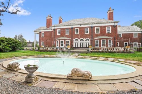 124 Old Battery Rd, Bridgeport CT  06605-3616 exterior