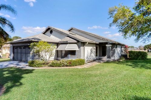 140 Teakwood Ct, Kissimmee, FL 34743-8154