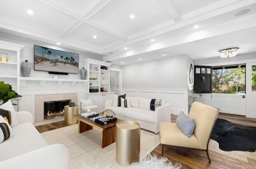 2050 Shipway Ln, Newport Beach CA  92660-4336 exterior