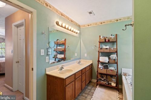 8472 Colfax Dr, Owens VA  22485-7162 exterior