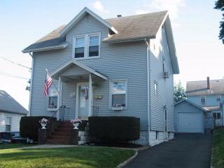 29 Orchard St, Nutley, NJ 07110-2619