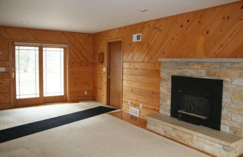 2823 Farview Dr, Richfield, WI 53076-9712