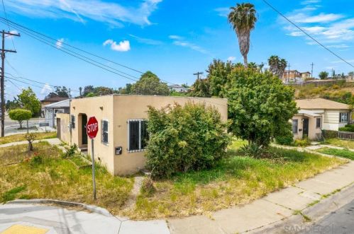 3287 Steel St, San Diego, CA 92113-1528