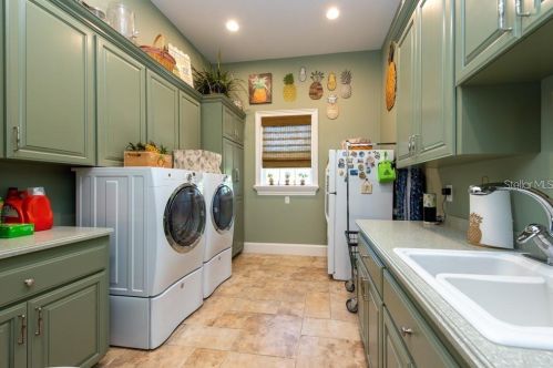 2014 Pioneer Dr, Lakeland FL  33809-4995 exterior