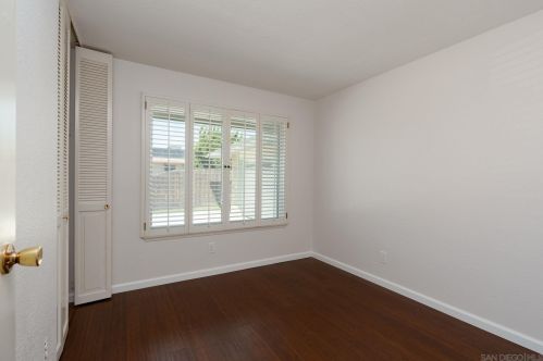 4659 Berwick Dr, San Diego CA 92117-4233 exterior