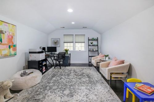 10 Reynal Xing, Scarsdale NY  10583-7414 exterior