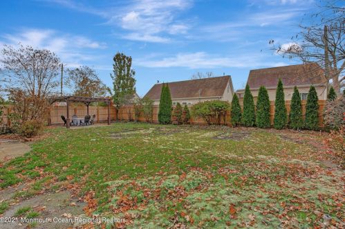 97 Ocean Ave, Middletown NJ  07748-5651 exterior