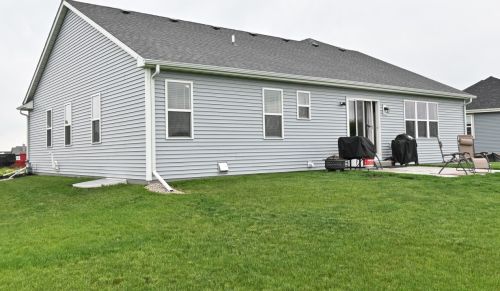 620 Spur Rd, Slinger WI  53086-9293 exterior