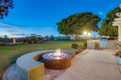 7060 Dennison St, San Diego, CA 92122-2431