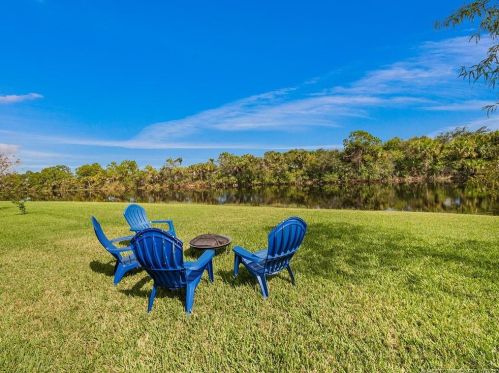 9822 Eastbrook Cir, Fort Pierce, FL 34987-2430