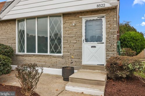 8522 Castor Ave, Philadelphia PA  19152-1208 exterior