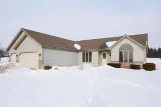 1545 Golden Dr, Hubertus, WI 53033-9790